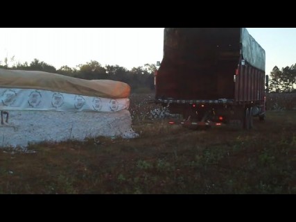 Погрузка хлопка в Магадане « автомагадан