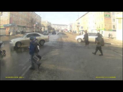 Музыкальный пешеход в Магадане « автомагадан