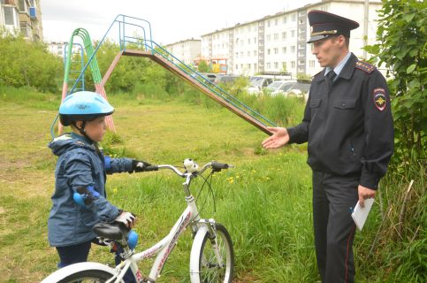 В Магадане полицейские провели акцию «Береги велосипед» в Магадане « автомагадан