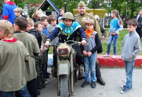 В оздоровительном лагере «Снежный» проведена акция «Мотоазбука» в Магадане « автомагадан
