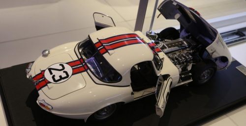 Модельки Jaguar E-Type оценивают в 10 000 долларов в Магадане « автомагадан