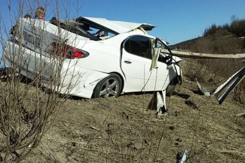 На автодороге «Колыма» машина нанизалась на отбойник. Погиб водитель в Магадане « автомагадан